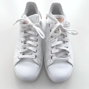 Adidas Girls Rose Gold Stan Smith tennis shoes, size 6.5